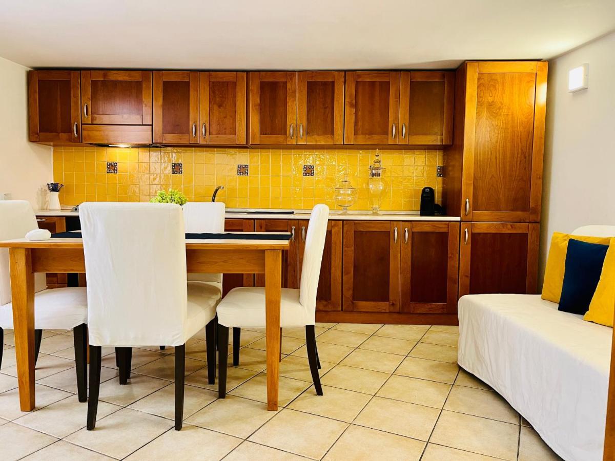 Gesu Nuovo Apartment Naples Luaran gambar