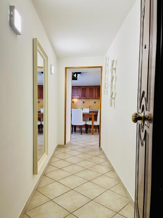 Gesu Nuovo Apartment Naples Luaran gambar