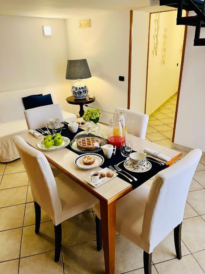 Gesu Nuovo Apartment Naples Luaran gambar