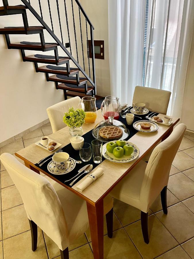 Gesu Nuovo Apartment Naples Luaran gambar